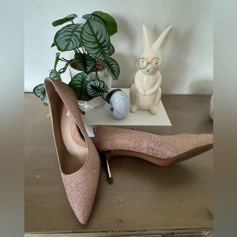 Elegant Glitter Pumps